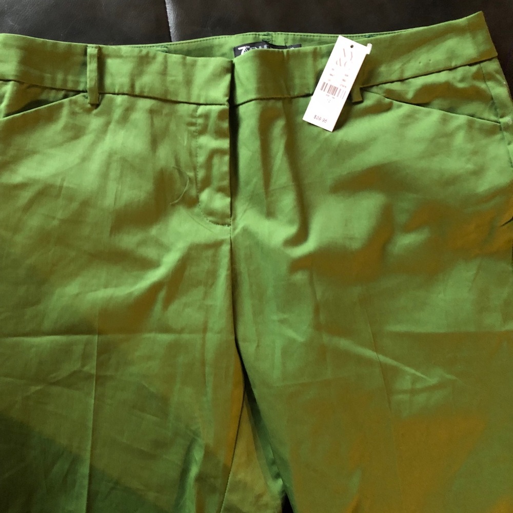 Bermuda women zip down shorts!!!